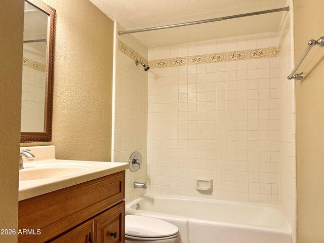 17 E Ruth Avenue Unit 209, Phoenix, AZ 85020