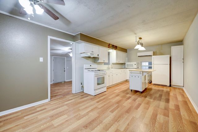 9193 Lucille Lane, Conroe, TX 77384