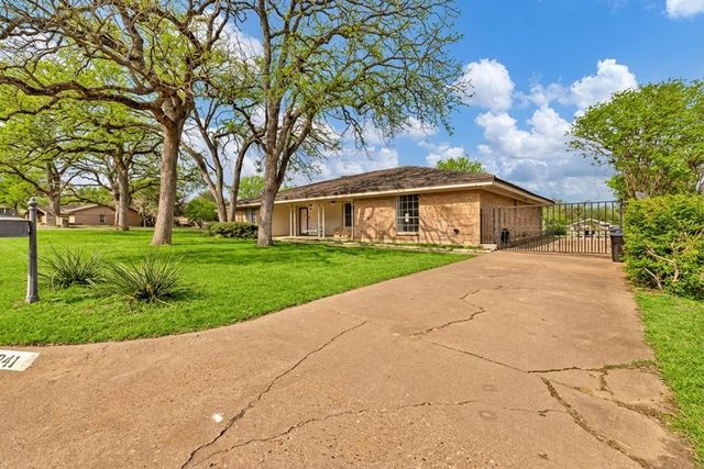 241 Timberlake Drive, Azle, TX 76020