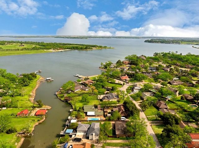 241 Timberlake Drive, Azle, TX 76020