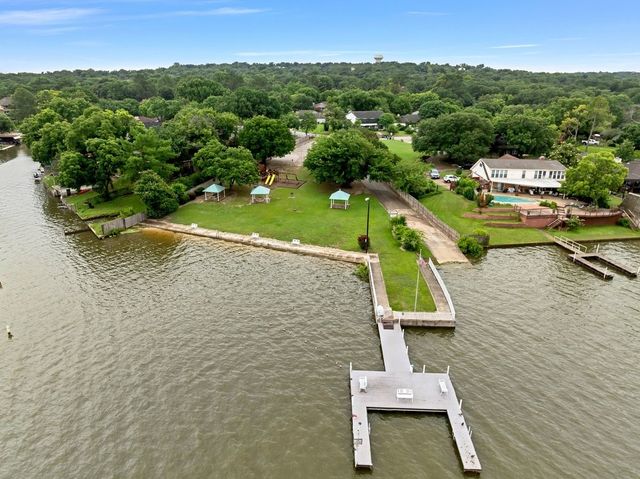 241 Timberlake Drive, Azle, TX 76020