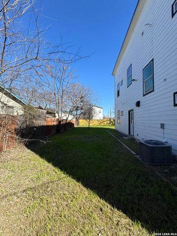 642 N San Gabriel, San Antonio, TX 78228