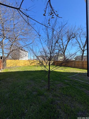 642 N San Gabriel, San Antonio, TX 78228