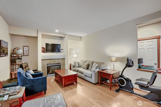 14505 Meridian Place W, Lynnwood, WA 98087