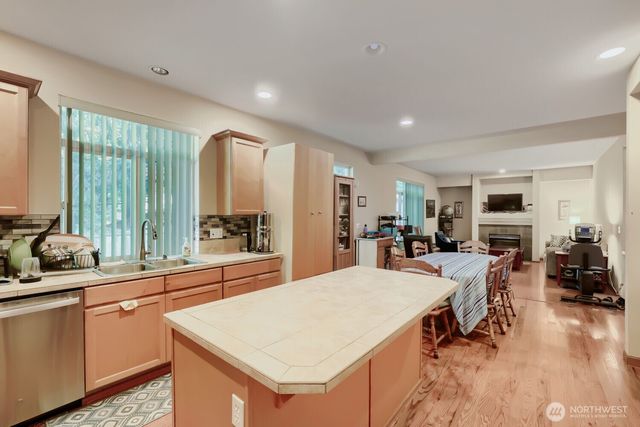 14505 Meridian Place W, Lynnwood, WA 98087