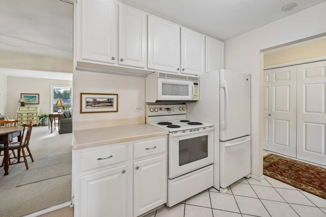 4370 Brookside Court 320, Edina, MN 55436