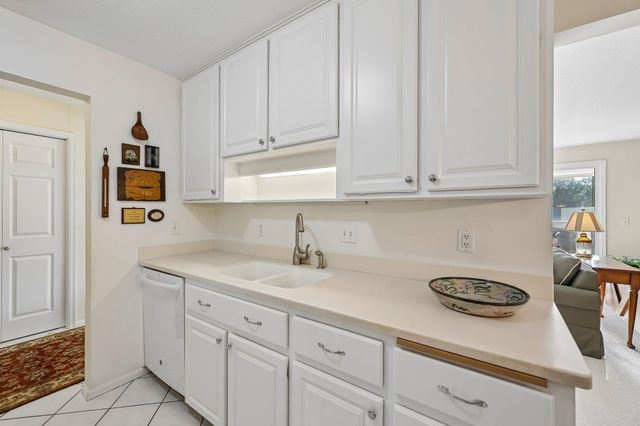 4370 Brookside Court 320, Edina, MN 55436
