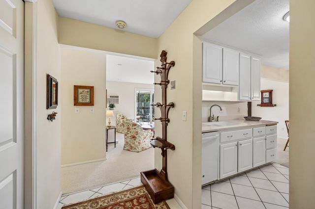 4370 Brookside Court 320, Edina, MN 55436