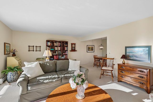 4370 Brookside Court 320, Edina, MN 55436