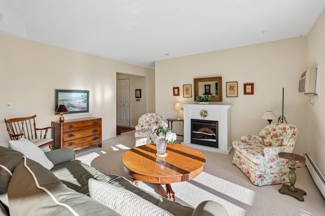 4370 Brookside Court 320, Edina, MN 55436