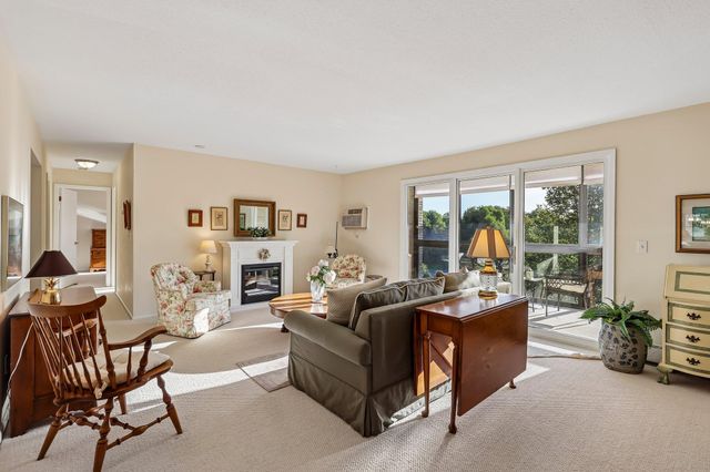 4370 Brookside Court 320, Edina, MN 55436