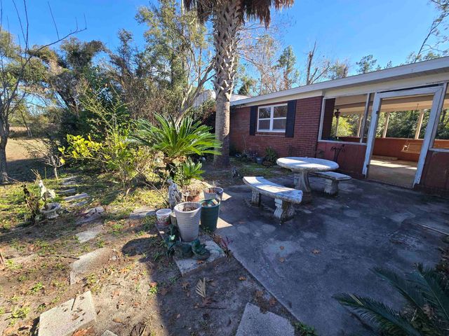 1946 N US 221, Perry, FL 32347