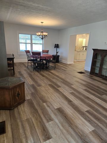 1946 N US 221, Perry, FL 32347