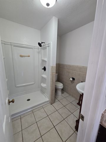 1946 N US 221, Perry, FL 32347