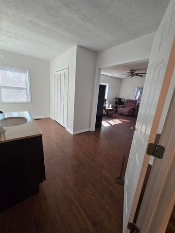 1946 N US 221, Perry, FL 32347