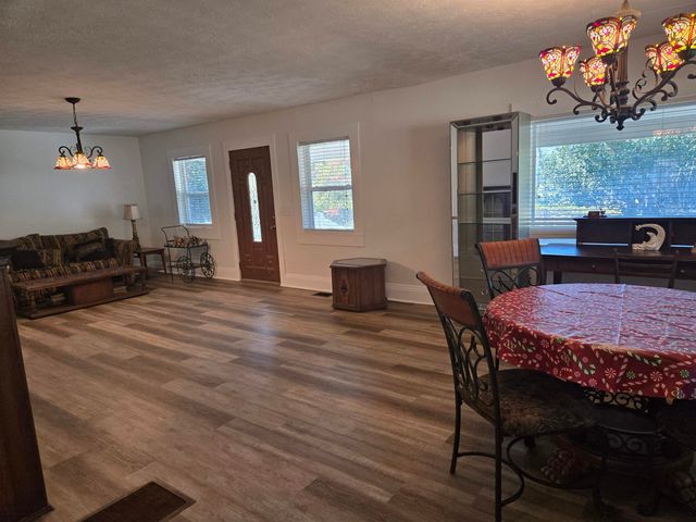 1946 N US 221, Perry, FL 32347