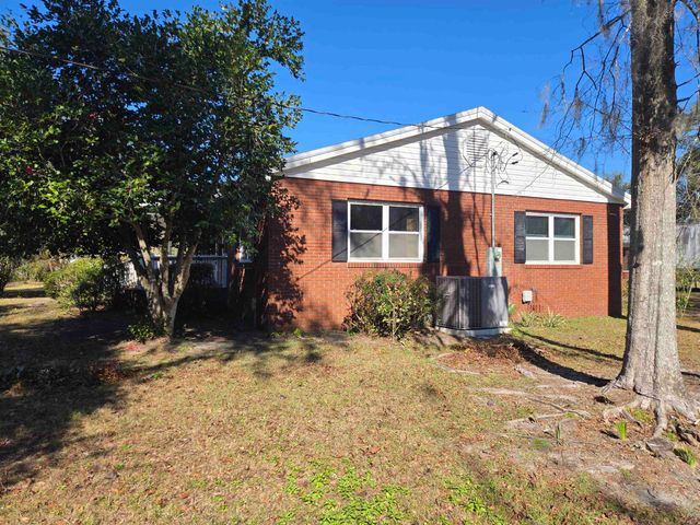 1946 N US 221, Perry, FL 32347