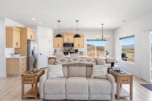 980 W ROCK VIEW DR, Hurricane, UT 84737