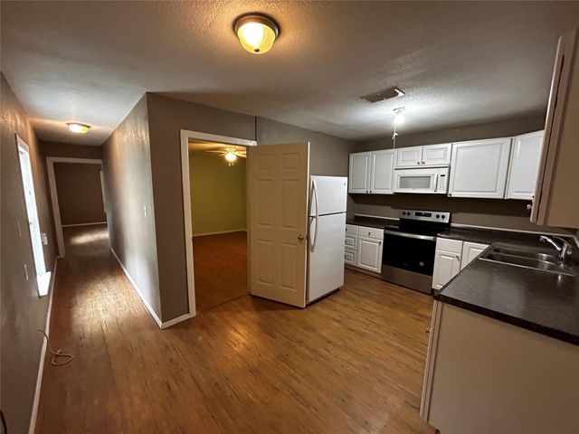 910 W Long Street A, Stephenville, TX 76401