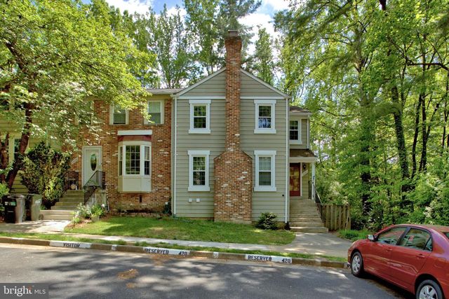 10041 CHESTNUT WOOD LN, Burke, VA 22015