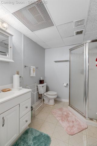 405 Ravencrest Lane, Westland, MI 48185