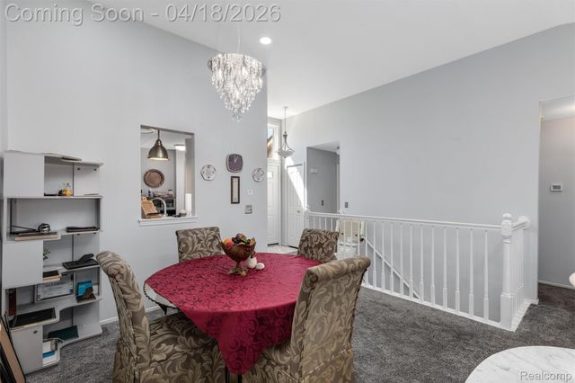 405 Ravencrest Lane, Westland, MI 48185