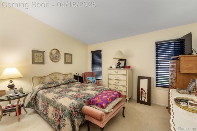 405 Ravencrest Lane, Westland, MI 48185
