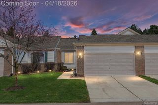 405 Ravencrest Lane, Westland, MI 48185