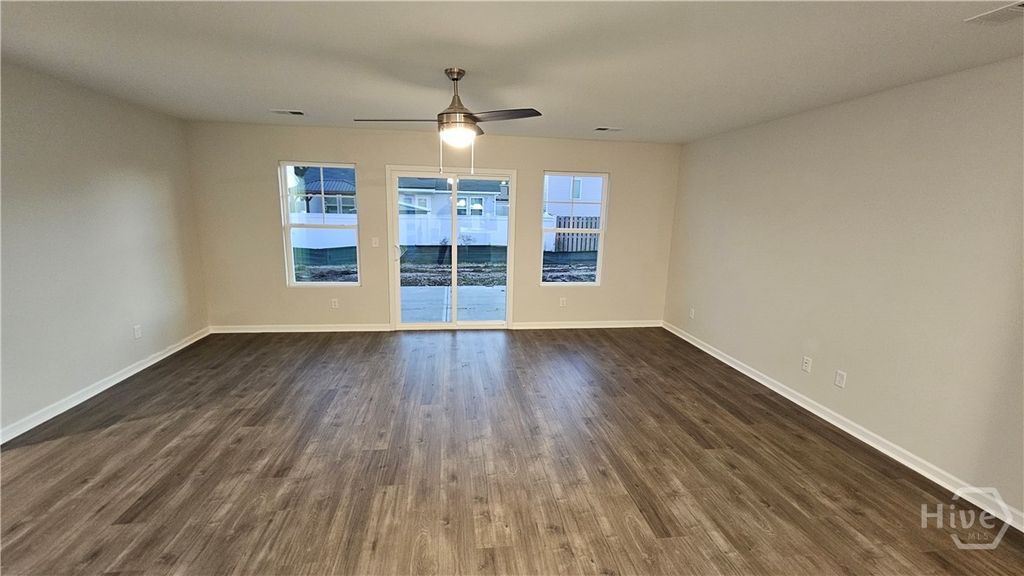 Image 4 of property listing at 203 Hasty Point Road, Savannah, GA 31407