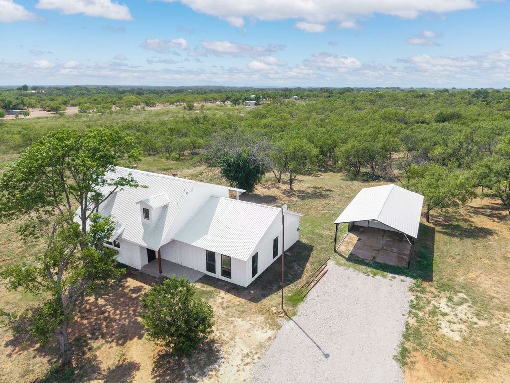 7600 County Road 200, Brownwood, TX 76801