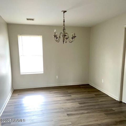 200 Grossie Avenue A, Lafayette, LA 70501