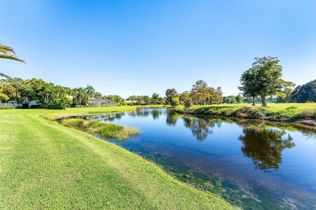2312 Las Casitas Drive, Wellington, FL 33414