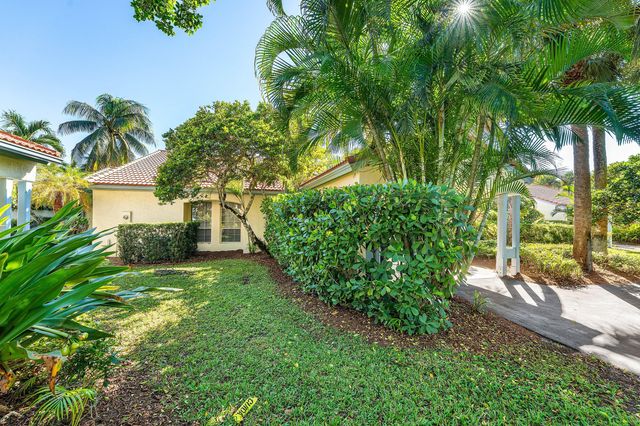2312 Las Casitas Drive, Wellington, FL 33414