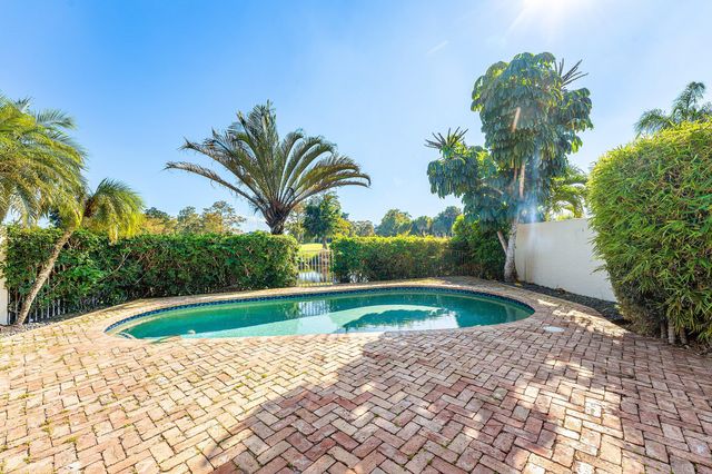 2312 Las Casitas Drive, Wellington, FL 33414