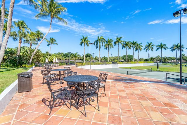 2312 Las Casitas Drive, Wellington, FL 33414