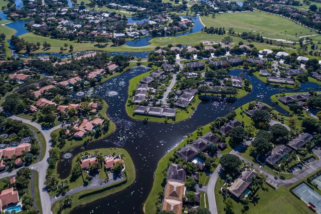 2312 Las Casitas Drive, Wellington, FL 33414
