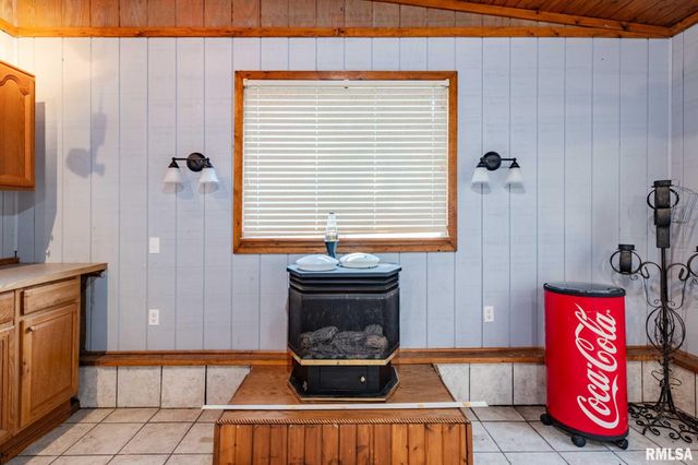 708 E Candy Cane Lane, West Frankfort, IL 62896