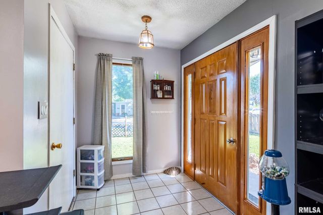708 E Candy Cane Lane, West Frankfort, IL 62896