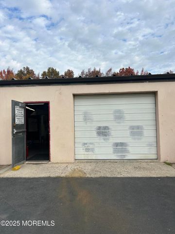 377 Asbury Road, Farmingdale, NJ 07727