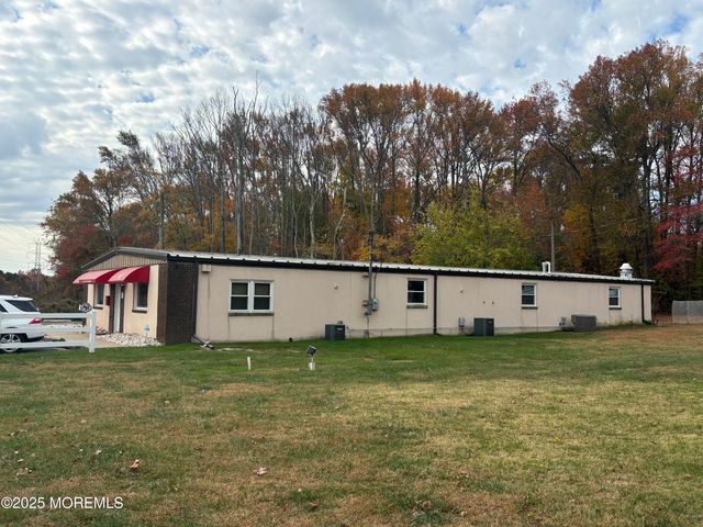 377 Asbury Road, Farmingdale, NJ 07727