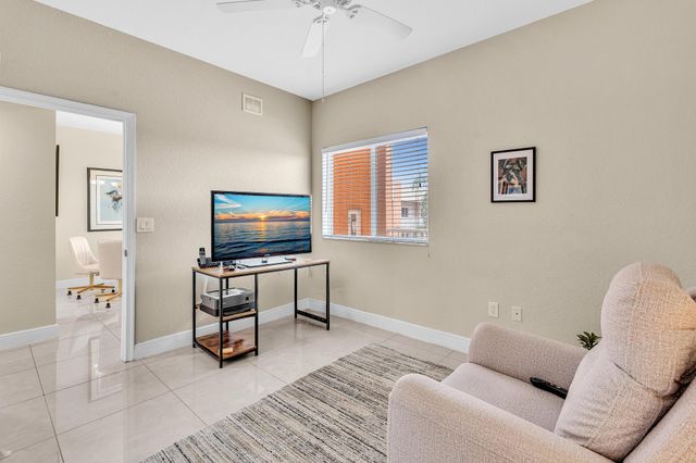 7735 Yardley Drive 406, Tamarac, FL 33321