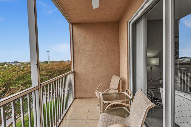 7735 Yardley Drive 406, Tamarac, FL 33321