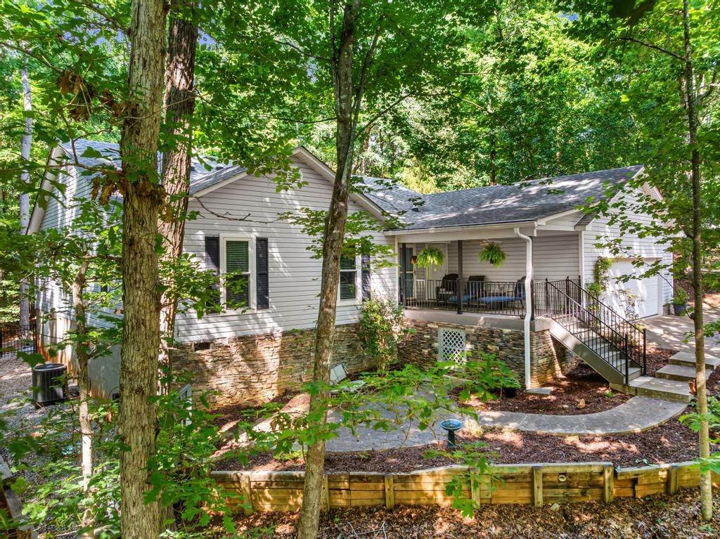 1303 S Arrowhead Dr Drive, Westminster, SC 29693
