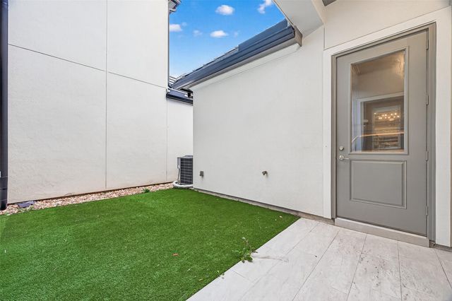 2435 Prairie Hollow Lane, Houston, TX 77077