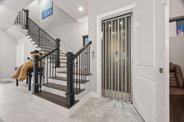 2435 Prairie Hollow Lane, Houston, TX 77077