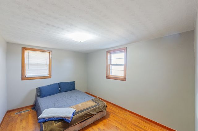 2095 Bible Hill Rd, Parsons, TN 38363