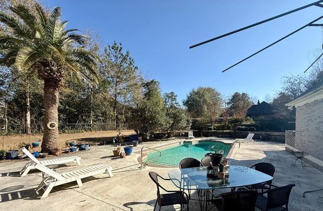 102 Hidden Pine Pl, Dothan, AL 36305