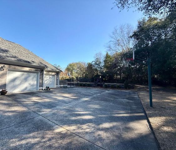 102 Hidden Pine Pl, Dothan, AL 36305