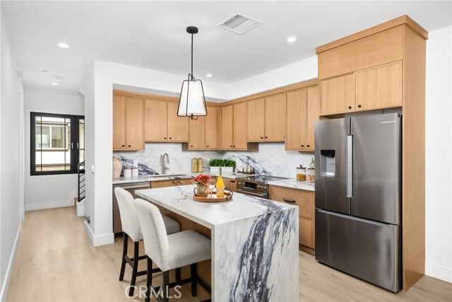 826 Sunset B, Arcadia, CA 91007