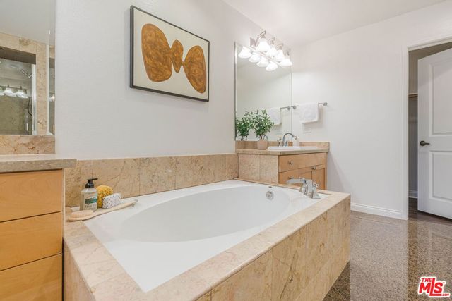 5625 W Crescent Park 335, Playa Vista, CA 90094